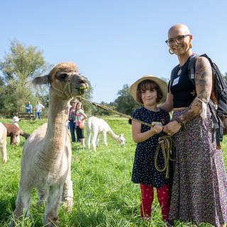 Lenie auf der Lama-Wanderung